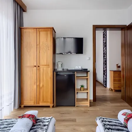 Dw Na Równi Blisko Kotelnicy I Term Bania Przystanek Skibusa * Białka Tatrzańska